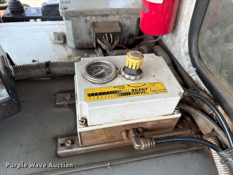 image for item FM7570 2005 Autocar WX refuse truck