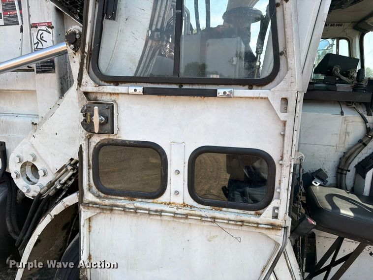 image for item FM7570 2005 Autocar WX refuse truck