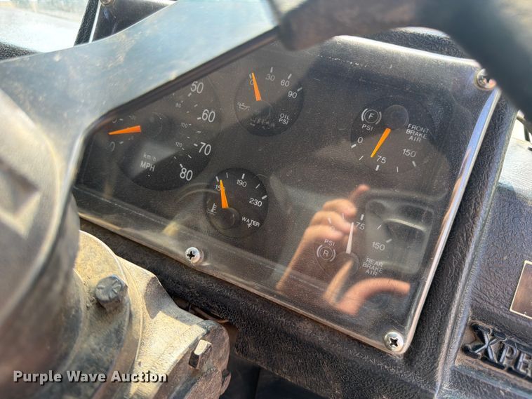 image for item FM7570 2005 Autocar WX refuse truck