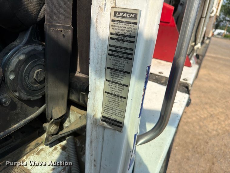 image for item FM7570 2005 Autocar WX refuse truck