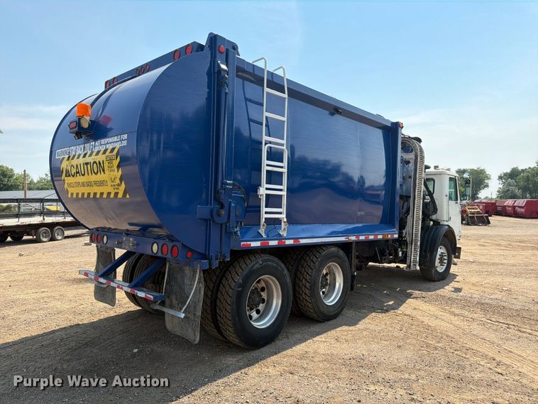 image for item FM7571 2006 Autocar WXR refuse truck
