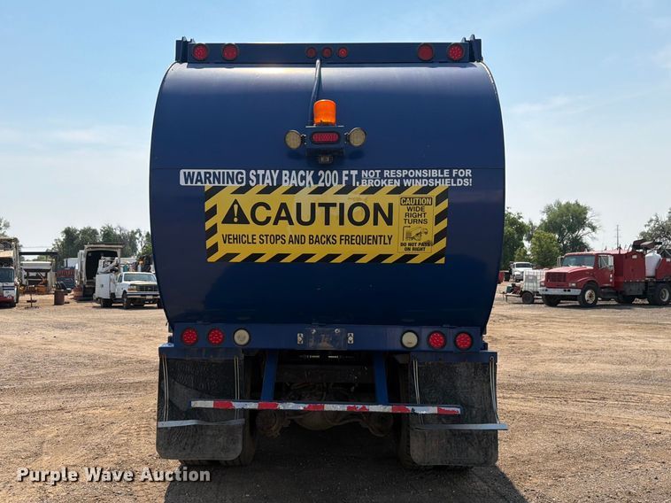 image for item FM7571 2006 Autocar WXR refuse truck