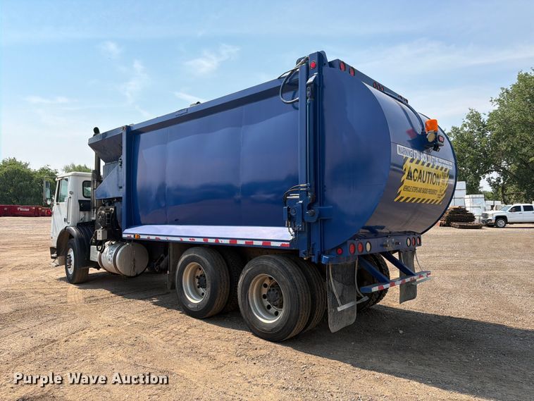 image for item FM7571 2006 Autocar WXR refuse truck