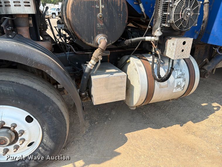 image for item FM7571 2006 Autocar WXR refuse truck