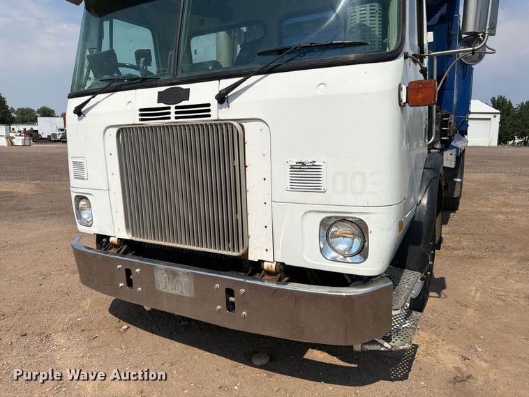 image for item FM7571 2006 Autocar WXR refuse truck