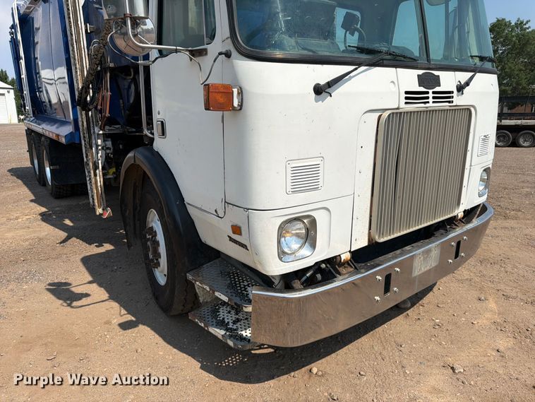 image for item FM7571 2006 Autocar WXR refuse truck