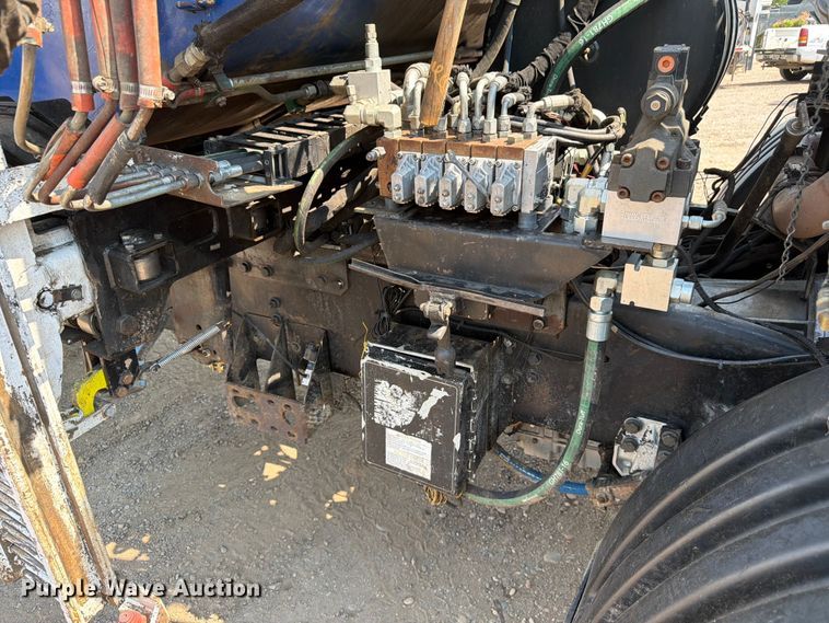 image for item FM7571 2006 Autocar WXR refuse truck