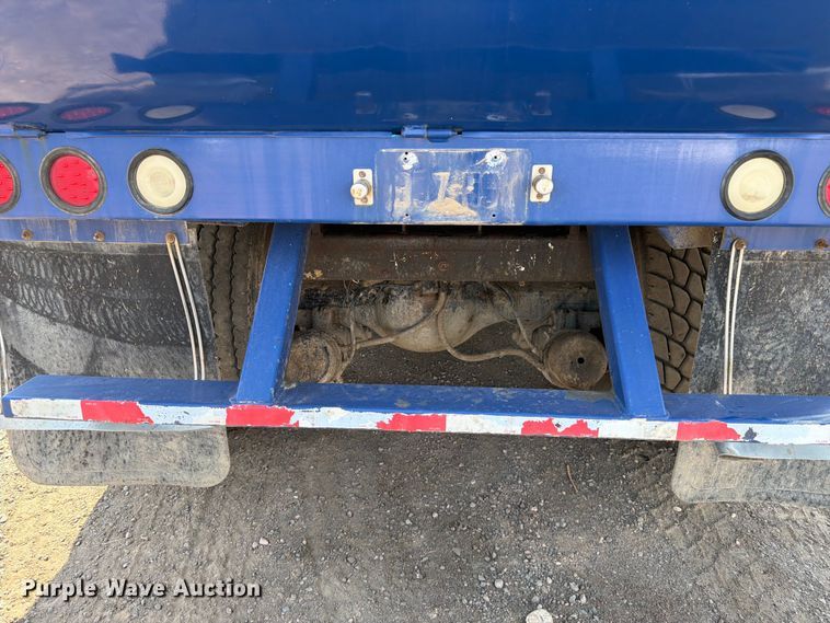 image for item FM7571 2006 Autocar WXR refuse truck
