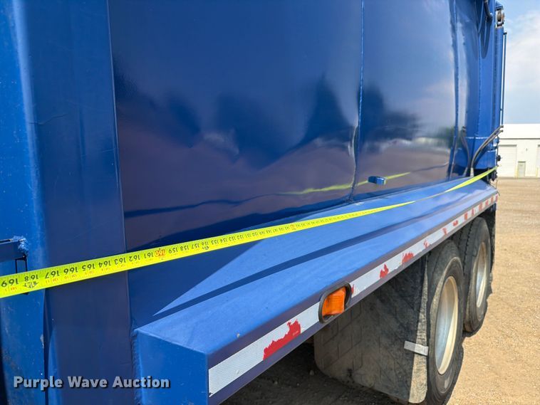 image for item FM7571 2006 Autocar WXR refuse truck