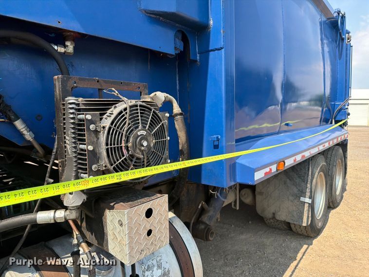 image for item FM7571 2006 Autocar WXR refuse truck