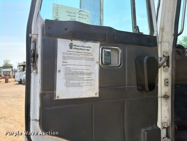 image for item FM7571 2006 Autocar WXR refuse truck