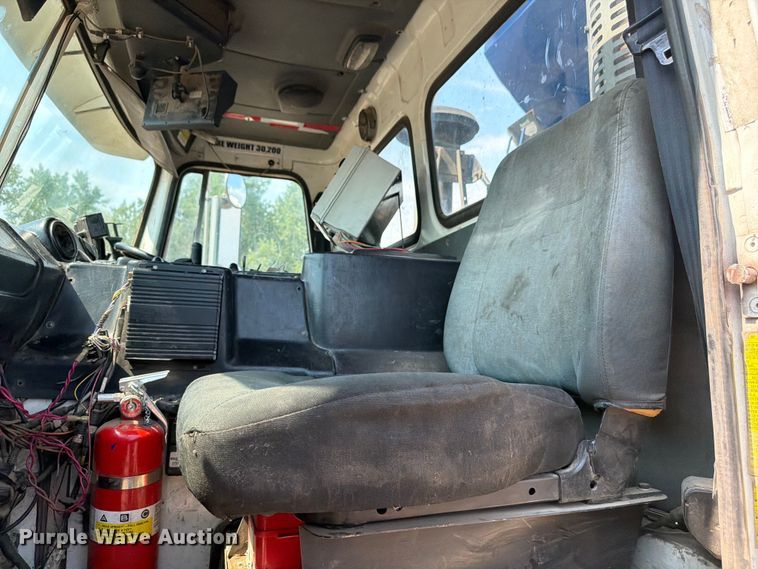 image for item FM7571 2006 Autocar WXR refuse truck