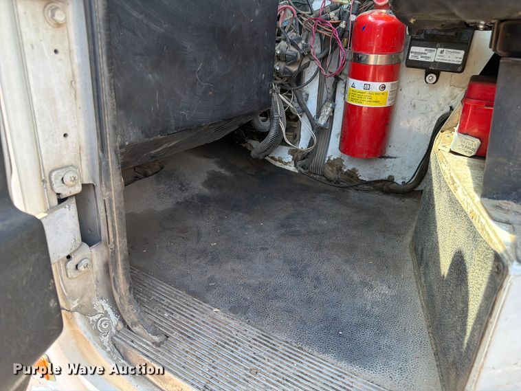 image for item FM7571 2006 Autocar WXR refuse truck