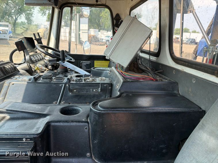 image for item FM7571 2006 Autocar WXR refuse truck