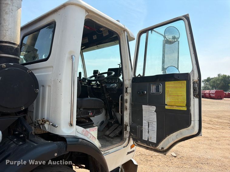 image for item FM7571 2006 Autocar WXR refuse truck