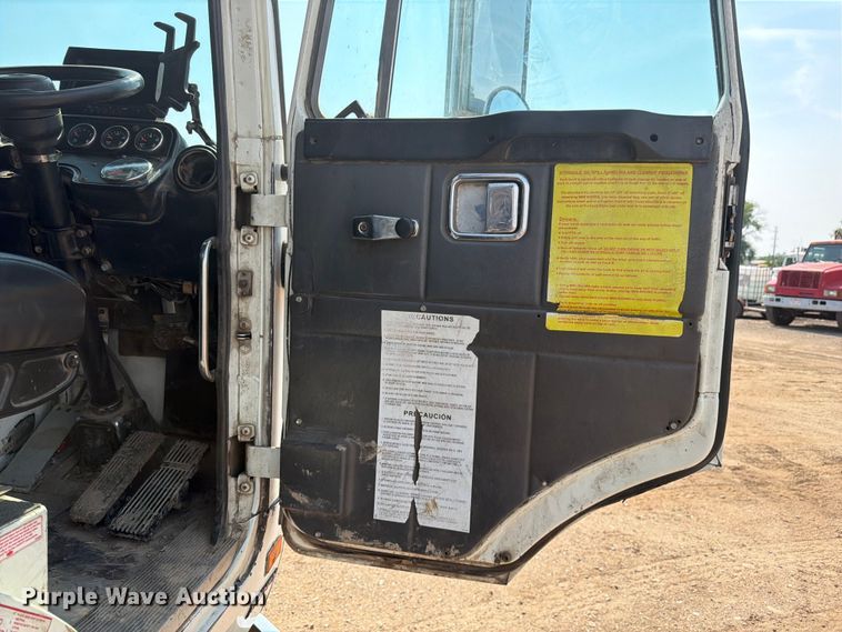 image for item FM7571 2006 Autocar WXR refuse truck