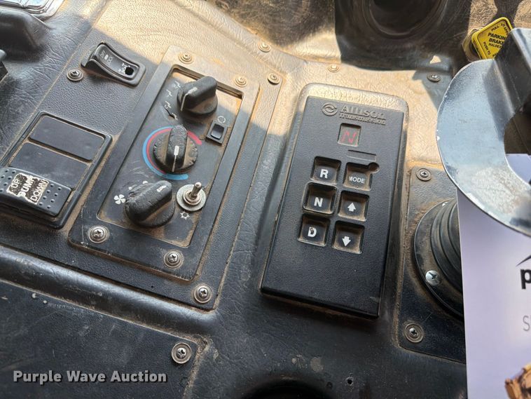 image for item FM7571 2006 Autocar WXR refuse truck