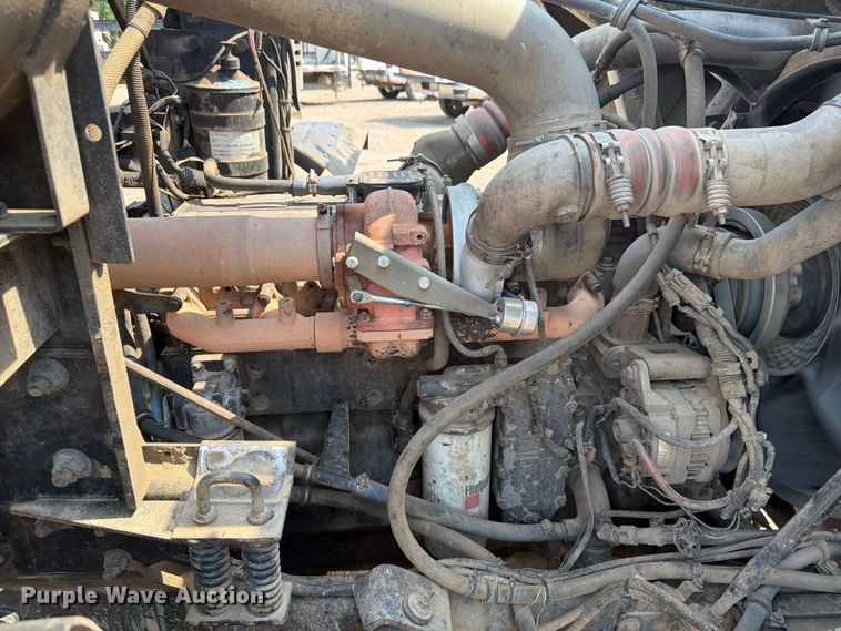 image for item FM7571 2006 Autocar WXR refuse truck