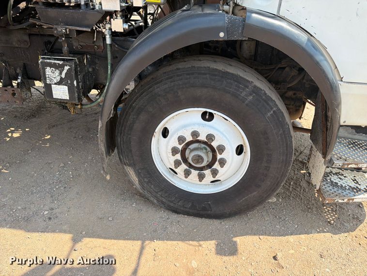 image for item FM7571 2006 Autocar WXR refuse truck