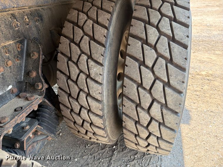 image for item FM7571 2006 Autocar WXR refuse truck