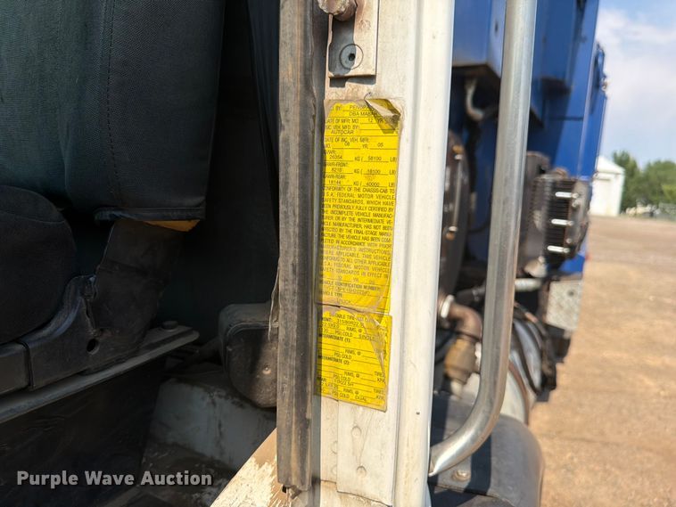 image for item FM7571 2006 Autocar WXR refuse truck