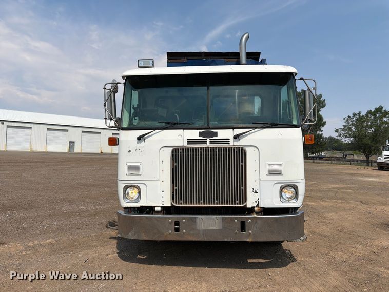 image for item FM7572 2006 Autocar WXR refuse truck