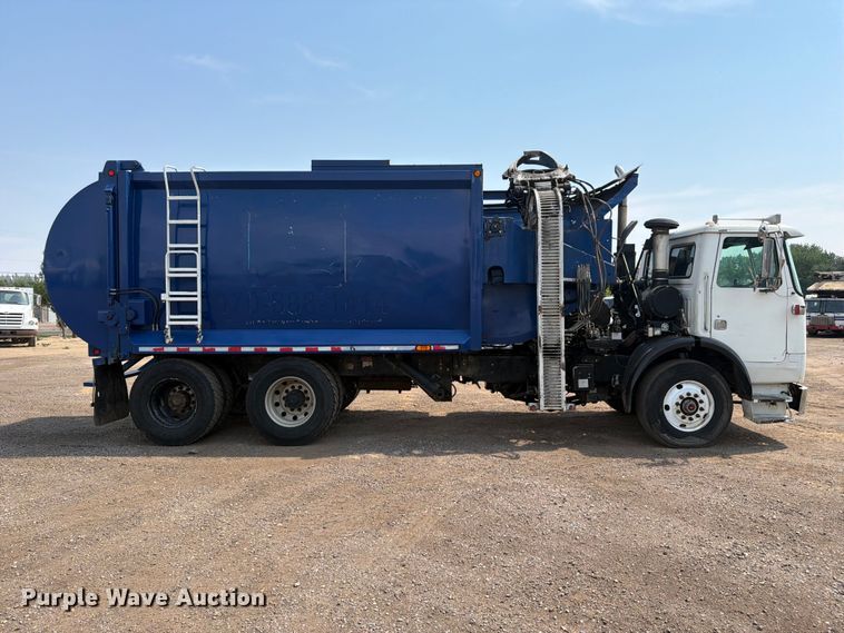 image for item FM7572 2006 Autocar WXR refuse truck