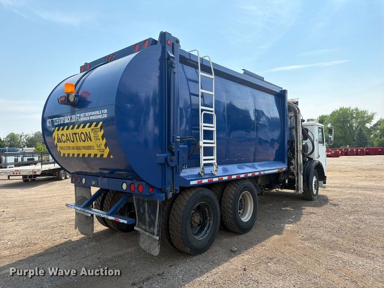 image for item FM7572 2006 Autocar WXR refuse truck