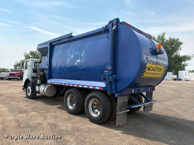 image for item FM7572 2006 Autocar WXR refuse truck