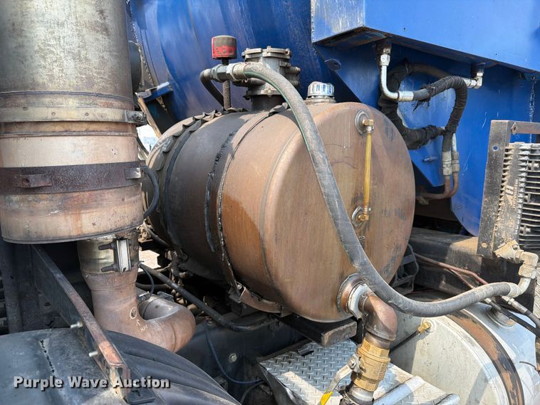 image for item FM7572 2006 Autocar WXR refuse truck