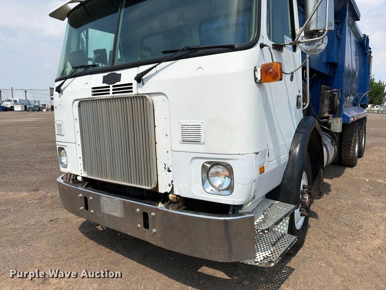image for item FM7572 2006 Autocar WXR refuse truck