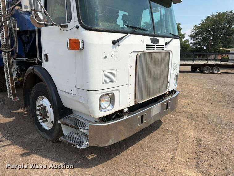 image for item FM7572 2006 Autocar WXR refuse truck
