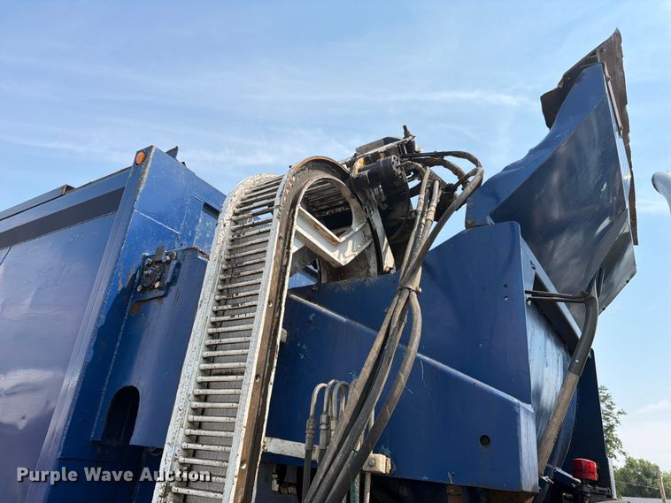 image for item FM7572 2006 Autocar WXR refuse truck