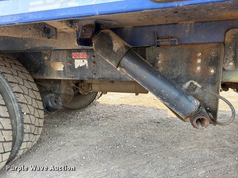 image for item FM7572 2006 Autocar WXR refuse truck