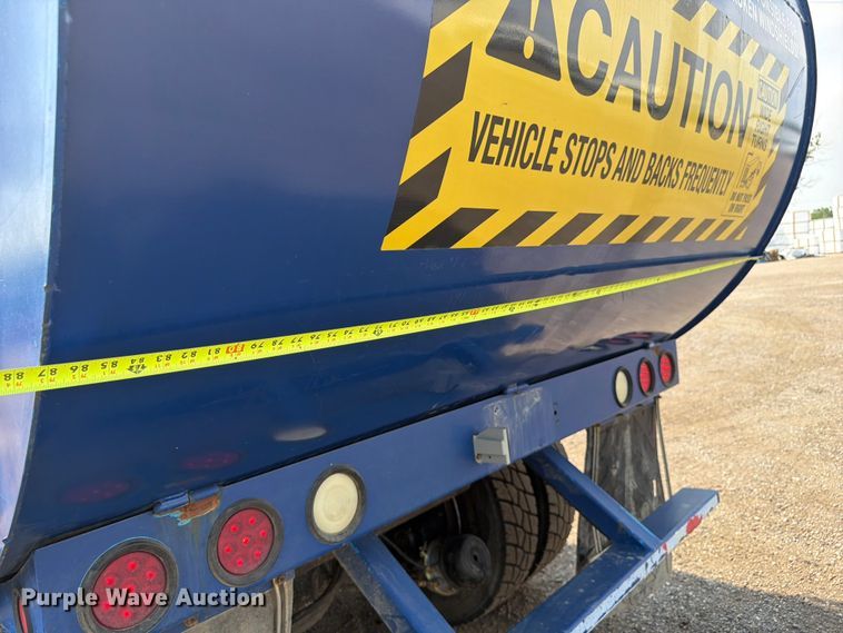 image for item FM7572 2006 Autocar WXR refuse truck