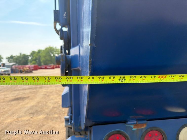 image for item FM7572 2006 Autocar WXR refuse truck