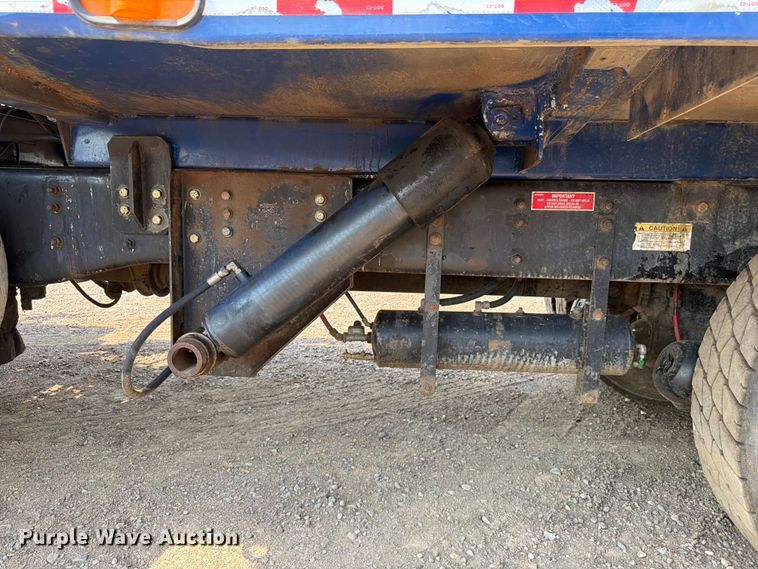 image for item FM7572 2006 Autocar WXR refuse truck