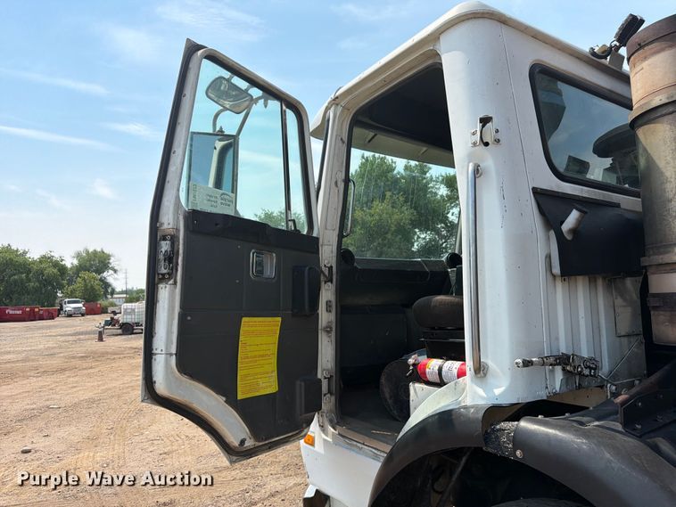 image for item FM7572 2006 Autocar WXR refuse truck