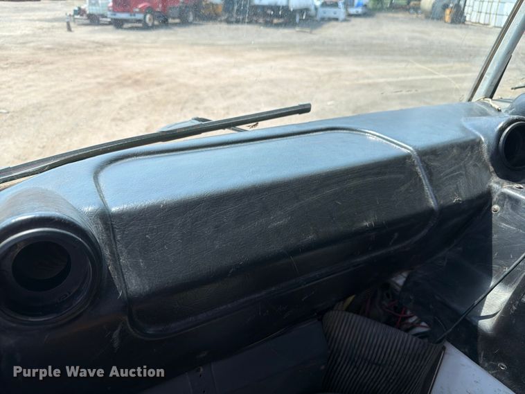 image for item FM7572 2006 Autocar WXR refuse truck