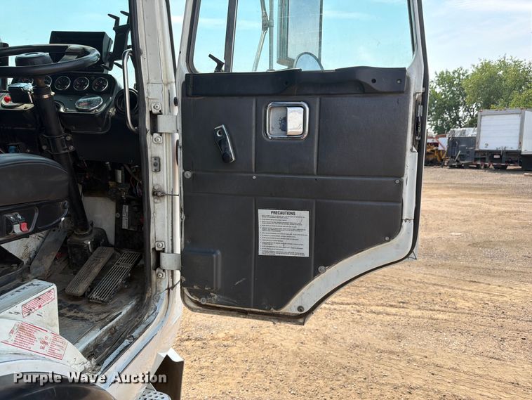 image for item FM7572 2006 Autocar WXR refuse truck