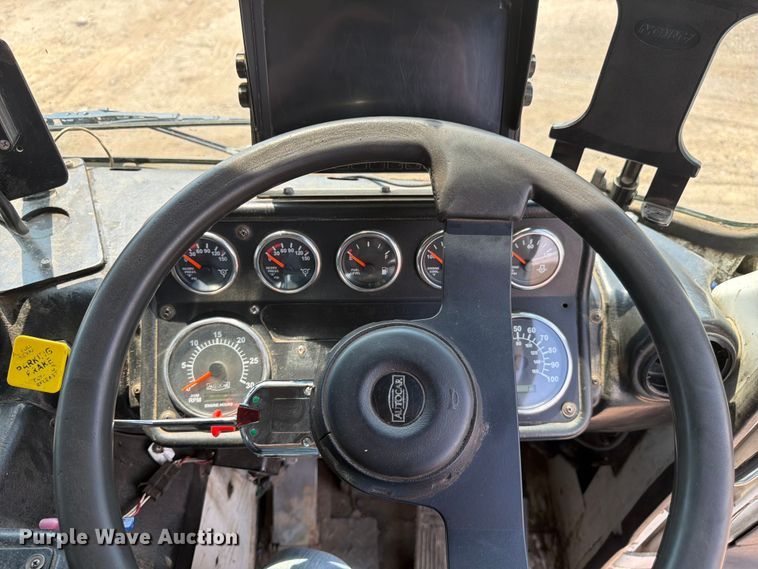 image for item FM7572 2006 Autocar WXR refuse truck