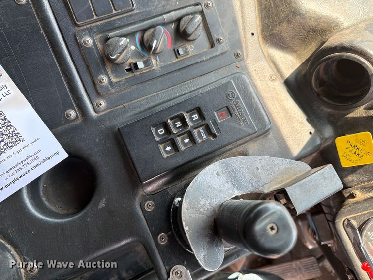 image for item FM7572 2006 Autocar WXR refuse truck