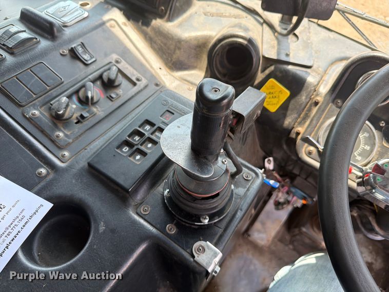 image for item FM7572 2006 Autocar WXR refuse truck
