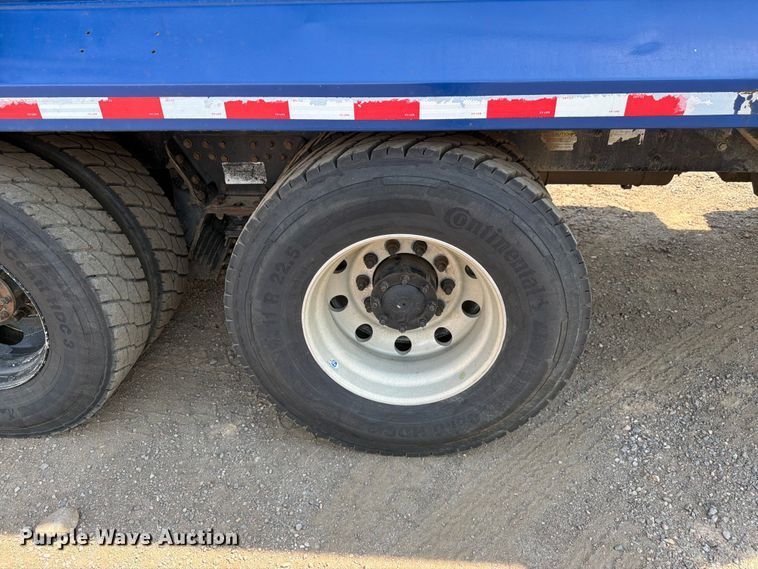 image for item FM7572 2006 Autocar WXR refuse truck