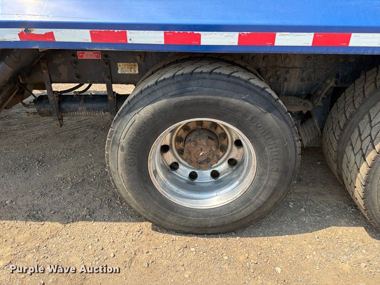 image for item FM7572 2006 Autocar WXR refuse truck