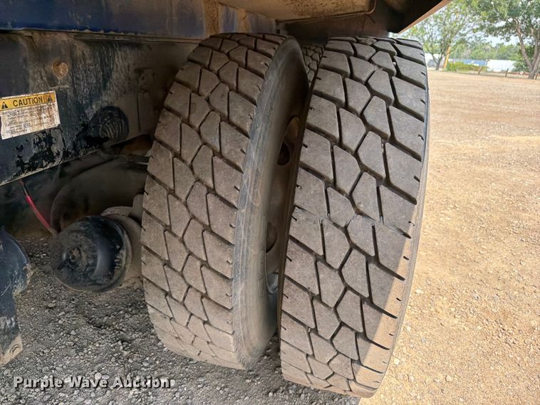 image for item FM7572 2006 Autocar WXR refuse truck