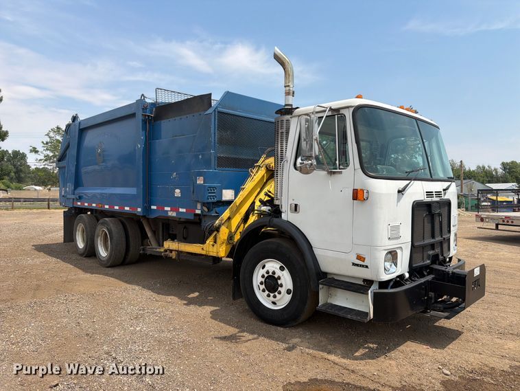image for item FM7574 2009 Autocar WXLL refuse truck