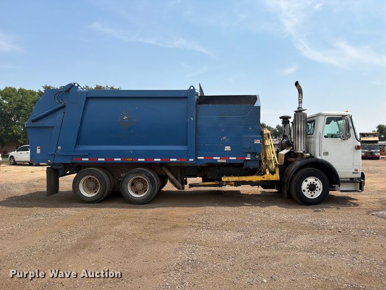 image for item FM7574 2009 Autocar WXLL refuse truck