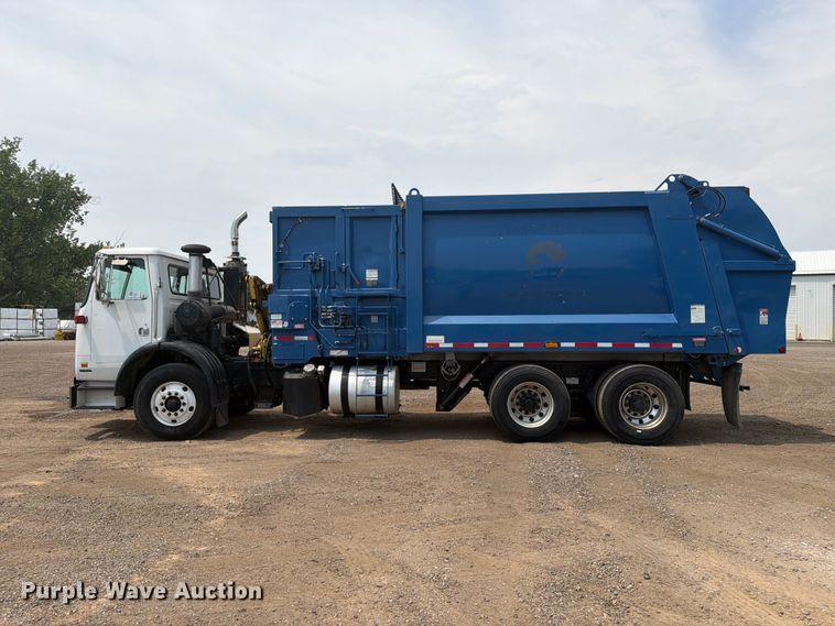 image for item FM7574 2009 Autocar WXLL refuse truck