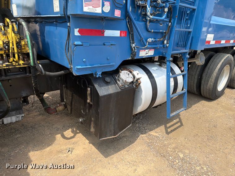 image for item FM7574 2009 Autocar WXLL refuse truck